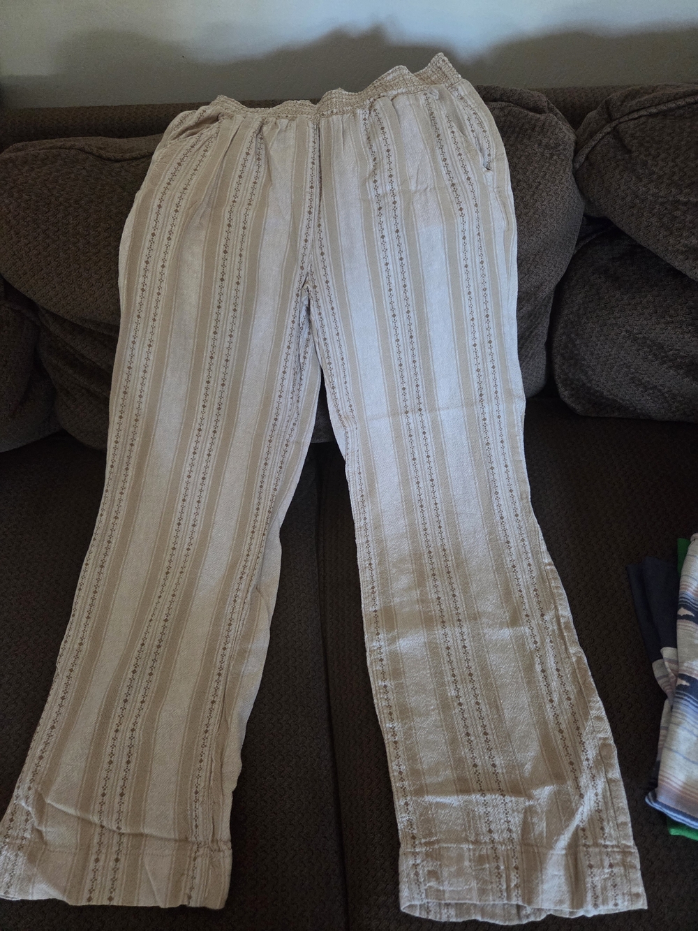 Briggs New York Beige Textured Peasant Pants